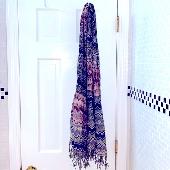 Apt. 9 pleated rayon multi colored scarf/wrap. Black, gray , plum, with fringe. - Picture 7 of 11
